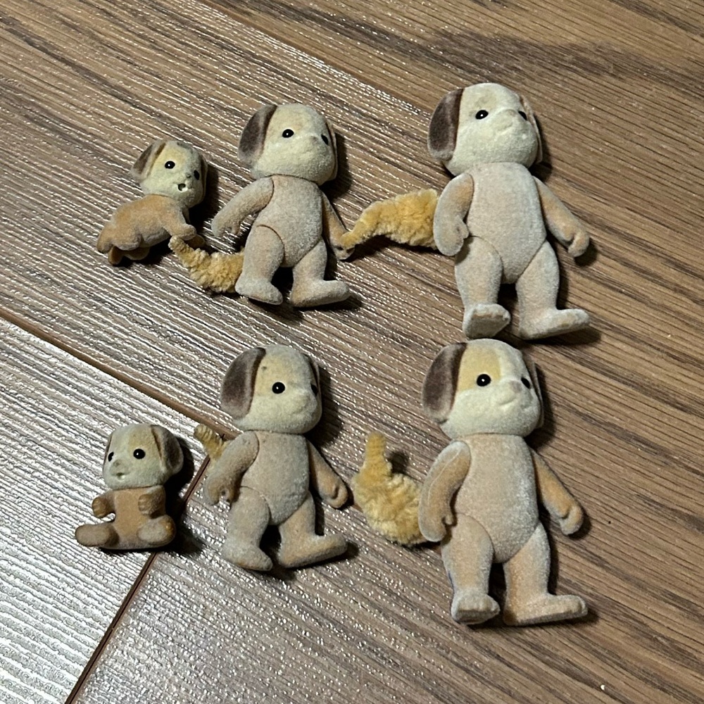 Calico critters sylvanian families beagle family